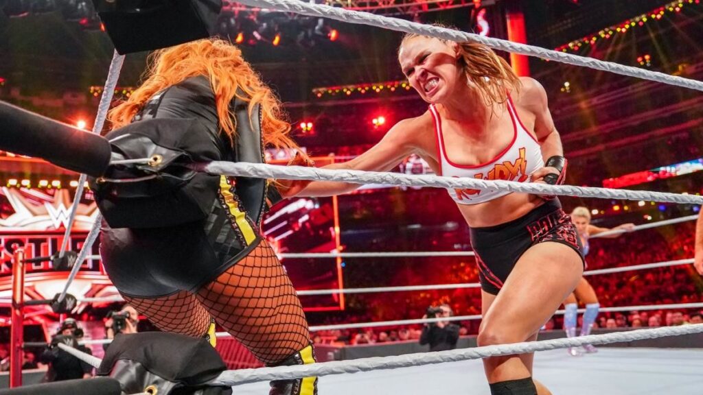 Ronda Rousey breaking her hand at Wrestlemania